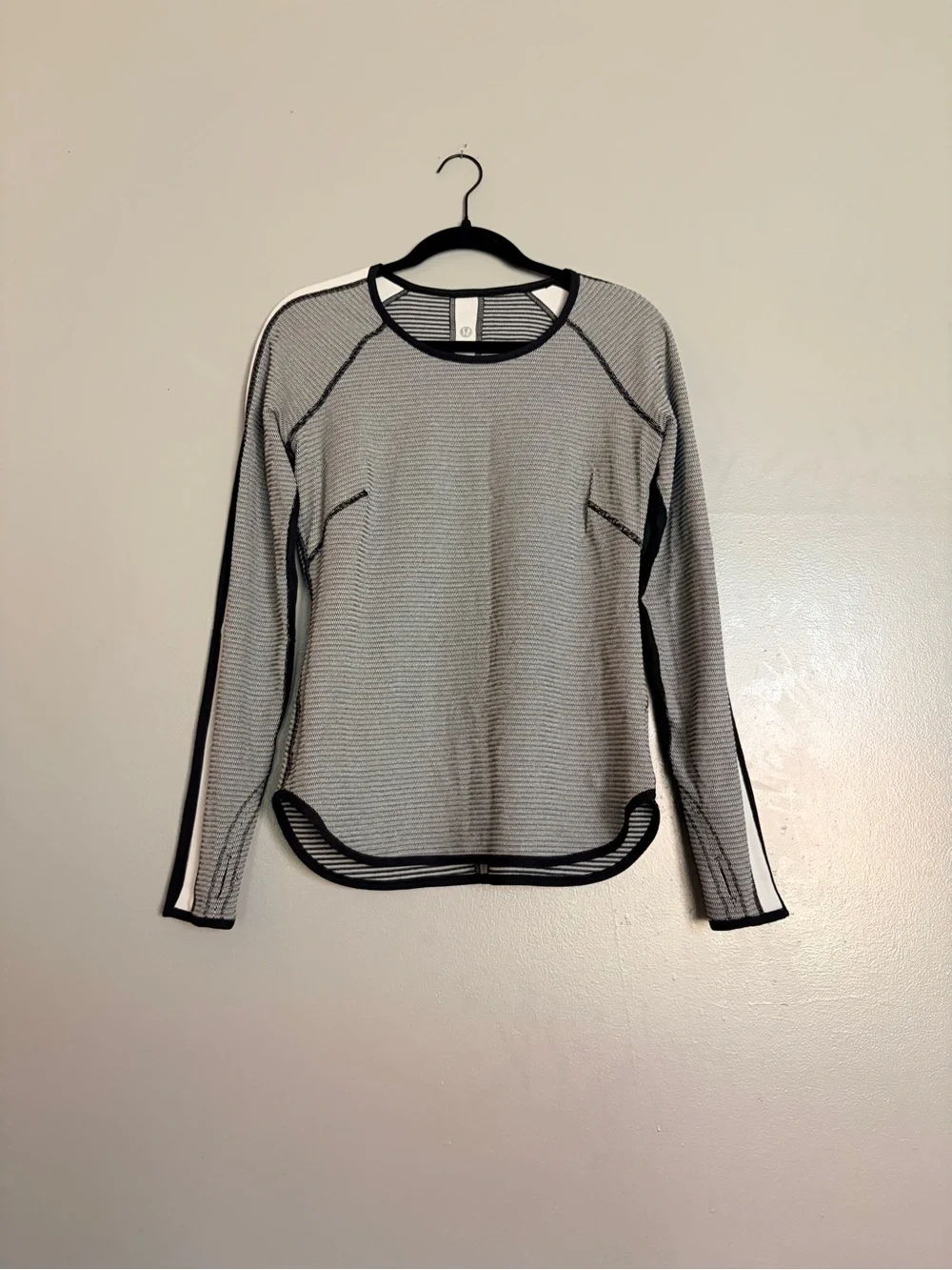 SOLD Lululemon Runder Under Long Sleeve Reversible Tee